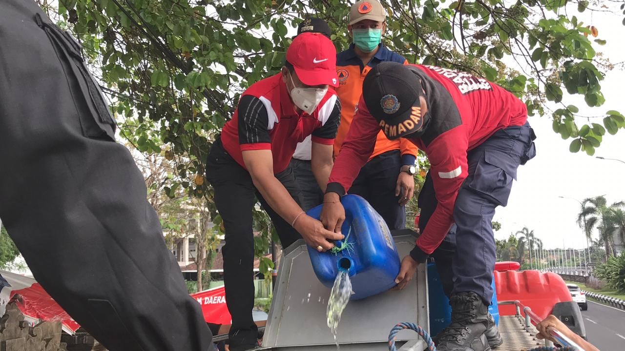 podiumnews.com-Badung Gencarkan Edukasi Prokes dan Penyemprotan Disinfektan